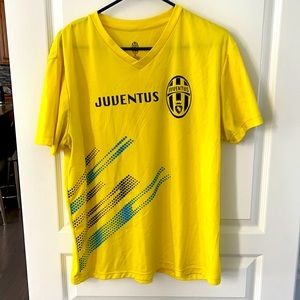 Men’s XL Juventus soccer tee